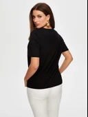 Faik Sönmez Minimalist V Yaka Oversize Tişört - Kısa Kol - 4