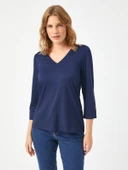 Faik Sönmez Oversize V Yaka 3/4 Kol Kadın Tişört - Rahat ve Şık thumbnail 1