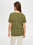 Faik Sönmez Oversize V Yaka Kısa Kol Kadın T-Shirt - Günlük Stil thumbnail 8