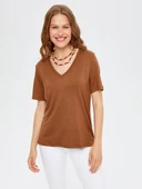 Faik Sönmez Oversize V Yaka Kadın T-Shirt - Rahat ve Şık thumbnail 10