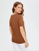 Faik Sönmez Oversize V Yaka Kadın T-Shirt - Rahat ve Şık thumbnail 12