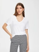 Faik Sönmez Minimalist Oversize V Yaka Kadın T-Shirt - Kısa Kol thumbnail 9