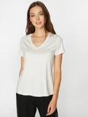 Faik Sönmez Minimalist Oversize V Yaka Kadın T-Shirt - Kısa Kol thumbnail 1