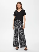 Faik Sönmez Minimalist Oversize V Yaka Kadın T-Shirt - Kısa Kol thumbnail 10