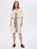 Faik Sönmez Nakışlı Oversize V Yaka Midi Günlük Elbise thumbnail 10