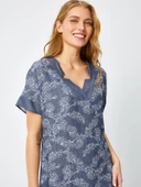 Faik Sönmez Minimalist Çiçek Desenli Midi V Yaka Elbise - 8