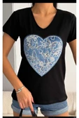 Kalp Şekilli Nakış İşlemeli T-shirt - 2