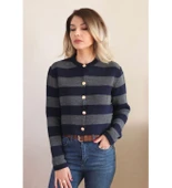 Kadın Gri Lacivert Çizgili Gold Düğmeli Crop Triko Hırka - AKG1353 - 1