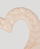 Kalp Desenli Bebek Diş Kaşıyıcı Bej thumbnail 2