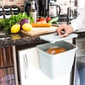 Pratik Kapaklı Çöp Kovası 5 Litre 2 Renk Seçeneğiyle - 2