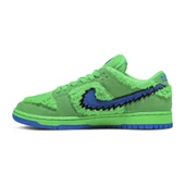 Nike Grateful Dead x Dunk Low SB Green Bear thumbnail 4