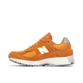 New Balance 2002R Protection Pack Orange thumbnail 4