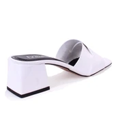 Dagoster DZA07-9321060 Beyaz Rugan Klasik Topuklu Kadın Terlik - 4