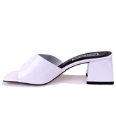 Dagoster DZA07-9321060 Beyaz Rugan Klasik Topuklu Kadın Terlik - 3