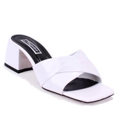 Dagoster DZA07-9321060 Beyaz Rugan Klasik Topuklu Kadın Terlik - 1