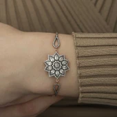 ​925 Ayar Gümüş Rose Çiçek Desenli Elmas Montür Bileklik thumbnail 2