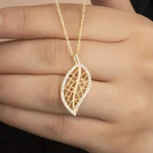 925 Ayar Gümüş Gold Yaprak Kadın Kolye thumbnail 2
