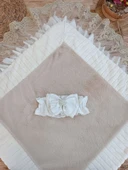 Lenaca Yenidoğan Wool Yün Kumaş Taç Nakışlı Güpür Duvaklı Fiyonk Prizma Taş Unisex Kundak Bebek Battaniyesi thumbnail 4