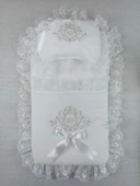 Lenaca Yenidoğan Bambu Taç Nakışlı Kundaklı Trilüks 3lü Alt Açma Seti thumbnail 5