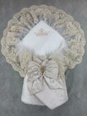 Lenaca Yenidoğan Saray Kadife Taç Nakışlı İnci Fiyonklu Çift Dantel Duvak Trilüks Kundak Bebek Battaniyesi - 1