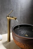 Flextail Tek Kulplu Pirinç Havza Antik Çanak Şelale Lavabo Nostaljik Musluk Bataryası - 1