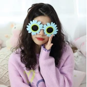 Mavi Renk Papatya Şekilli Parti Gözlüğü 18x10 Cm thumbnail 2