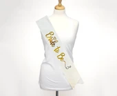 Beyaz Üzeri Altın İtalik Alyanslı Bride To Be Yazılı Simli Işıltılı Kuşak Kemer 10 Cm Genişlik thumbnail 1