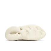 Adidas Yeezy Foam Runner Sand thumbnail 3