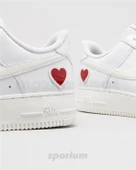 Nike Air Force 1 Valentines Day thumbnail 2