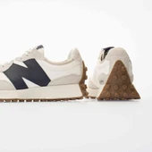 New Balance 327 Moonbeam Outerspace Womens thumbnail 3