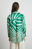 Zebra Desen V Yaka Gömlek Yeşil thumbnail 6