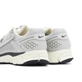 Nike Zoom Vomero 5 Photon Dust Chrome - 2
