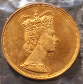 AMOR POPULI PRAESIDIUM REGINAE A900 - Kraliçe Elizabeth 21.39gr 22 ayar A900 Altın Madalya thumbnail 6