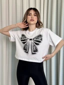 Oversize Beyaz baskılı crop tişört - 2