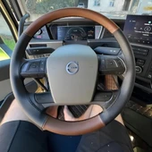 DİKİŞLİ DİREKSİYON KILIFI KAHVE DERİ SİYAH DERİ SİYAH DİKİŞLİ VOLVO TIR KAMYON İÇİN - 1