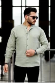 Hafif ve Nefes Alabilir Erkek Müslin Yarım Pat Hakim Yaka Oversize Gömlek - Açık Haki thumbnail 3