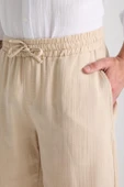Hafif ve Rahat Duble Paça Müslin Erkek Şort - Açık Bej thumbnail 2