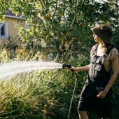 Fiskars 1070836 Solid Fonksiyonlu Sert Püskürtme Tabancası thumbnail 3