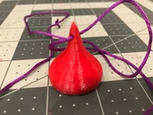 Byr3D Hershey'nin Öpücük Kolyesi, Sevgililer Günü T1322789 Sadece Plastik Aparattır - 5