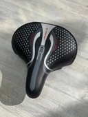 Bisiklet Sele Ultra Geniş E-Bike Uyumlu Yaylı 27 x 24 CM thumbnail 1