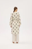 Şıklık Ve Konforun Mükemmel Uyumu: Krem İşlemeli Kimono İle Tarzınızı Baştan Yaratın! - 6