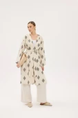 Şıklık Ve Konforun Mükemmel Uyumu: Krem İşlemeli Kimono İle Tarzınızı Baştan Yaratın! - 5