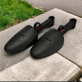 SrtFootCare Plastik Ayarlı Ayakkabı Kalıbı 39-44 Kırmızı Siyah 1 Çift thumbnail 1