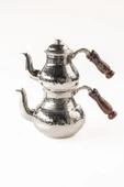 DMT Gaziantep Bakır Çaydanlık Takımı AĞIR EL DÖVMESİ  Alt:12 cm üst:8,5cm Toplam:1,3lt Ahşap kulp - 1