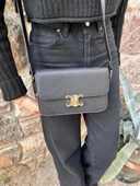 Jass Siyah Rengi Kilit Aksesuarlı ve Kapaklı Model Ayarlanabilir Askılı Kadın Çanta thumbnail 2