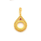 Yarım Altın Çerçeveli Kolye Ucu Altın Kaplama İşlemeli TGR-646 - 1