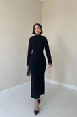 Siyah Omzu Güllü Düz Elbise - 1