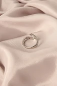 Ayarlamalı Gümüş Renk Metal Sarılan Eller Model Kadın Yüzük - TJ-BYK2135 - 2