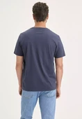 Dockers Minimalist Regular Fit Kısa Kol Erkek T-Shirt - Günlük Stil thumbnail 2