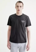 Dockers Minimalist Regular Fit Kısa Kol Erkek T-shirt - Günlük Kombinler İçin - 1